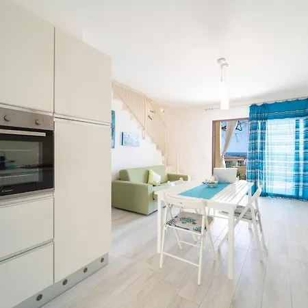Vista Mare San Teodoro, Bbq With Garden شقة